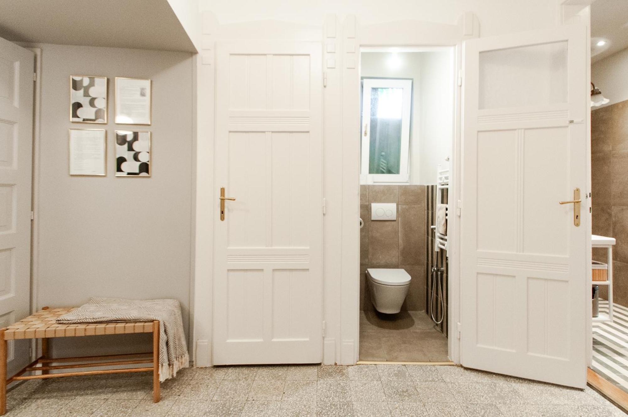 Spacious Family Suite Along River Side, In The Heart Of Buda Budapeşte Dış mekan fotoğraf
